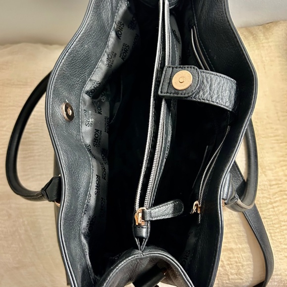 Michael Kors - Picture 2 of 7